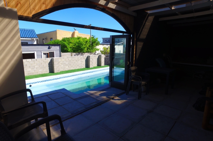 2 Bedroom Property for Sale in Franskraal Western Cape